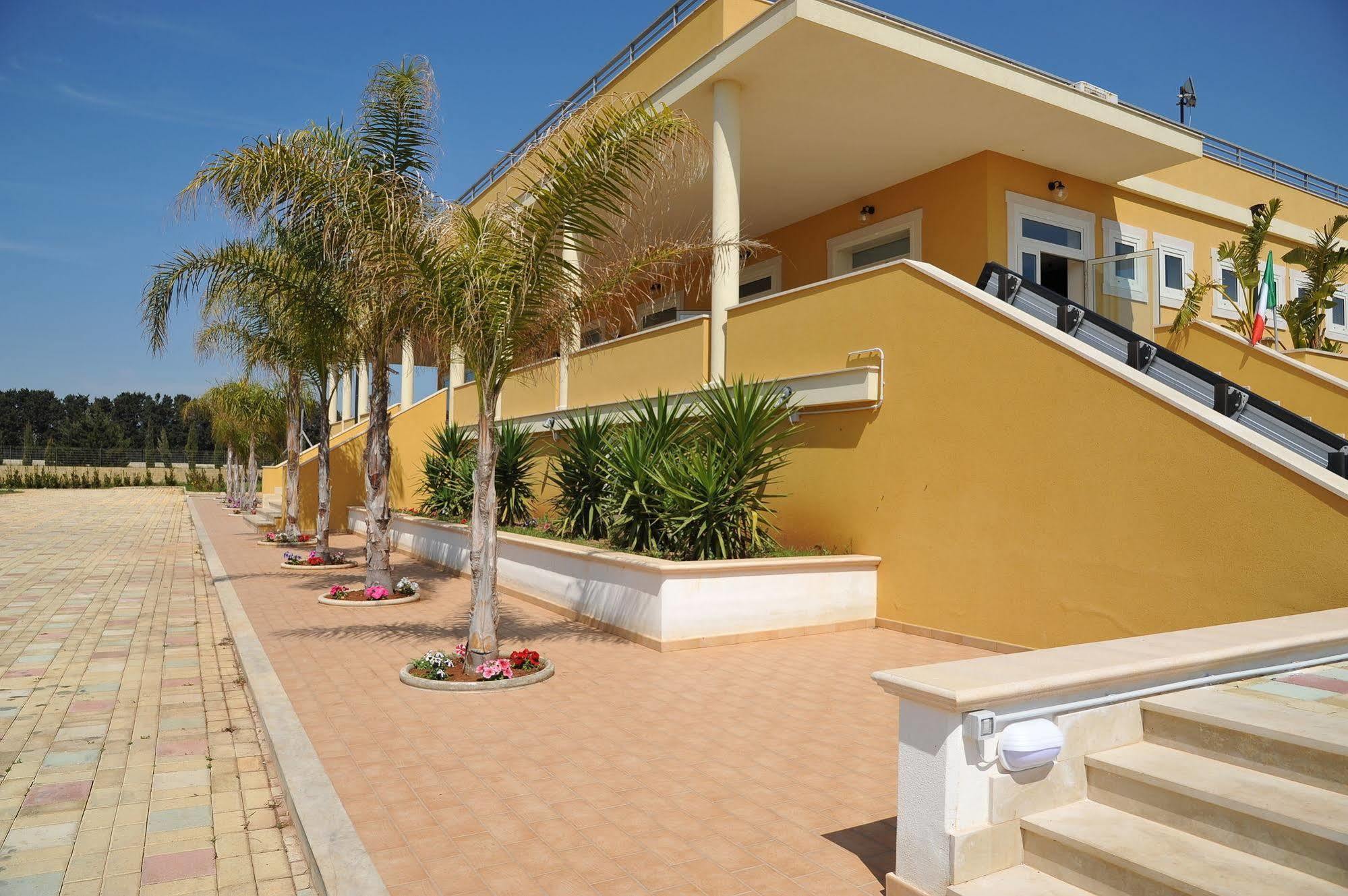 Calabernardo Resort Exterior photo